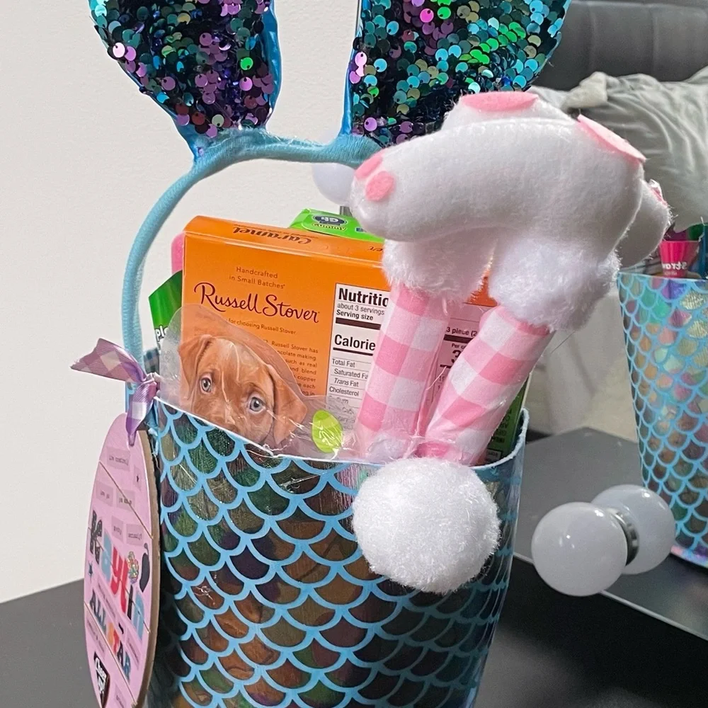 Customized Easter Baskets - Picture 1 of 4